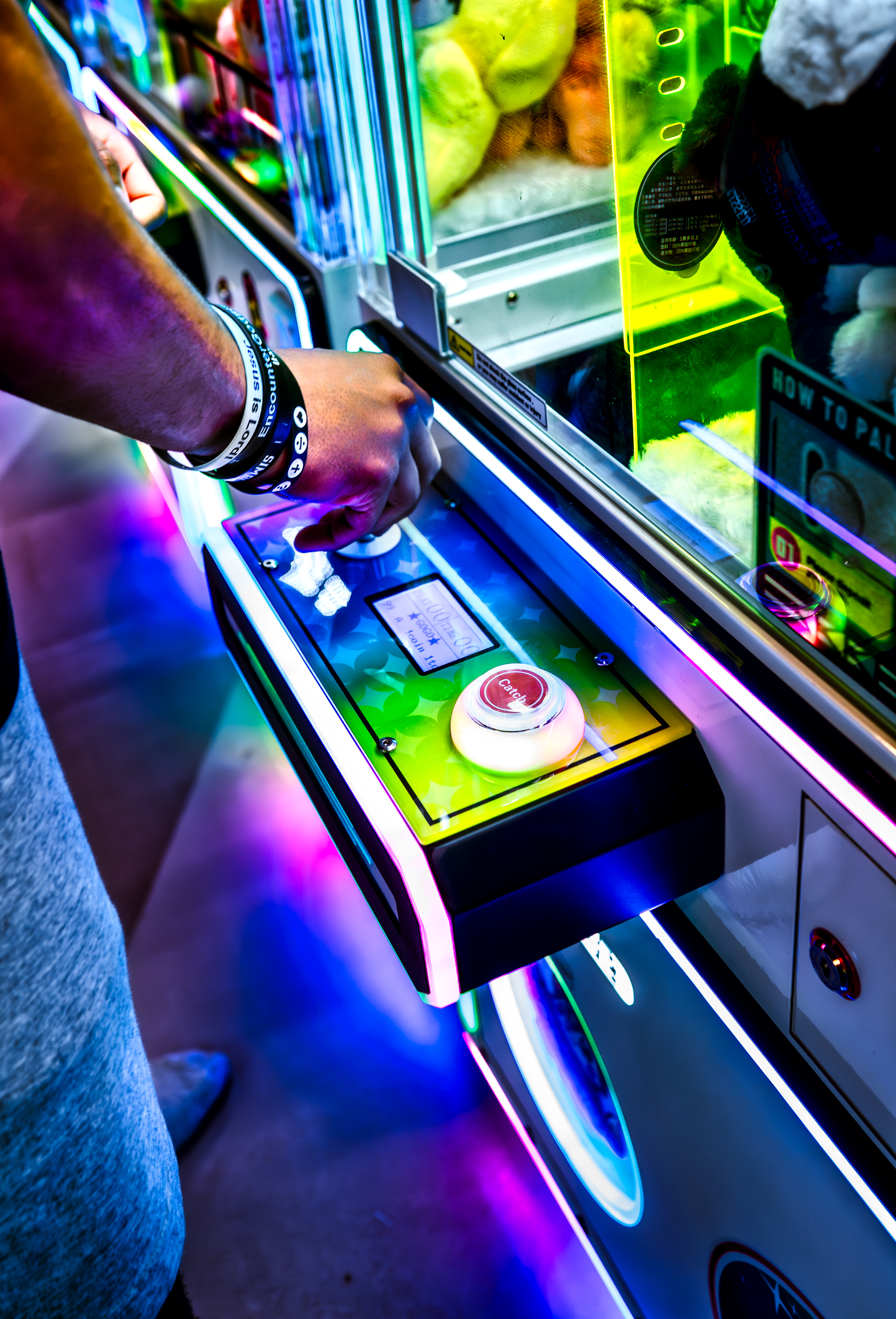 Operator-Ready Controls commercial claw machine